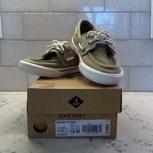 SPERRY TOP-SIDER Bahama Sneaker - hardly worn from smoke free home